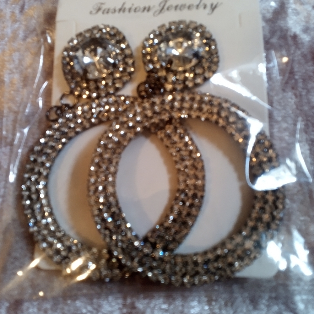 Earrings - Picture 3 of 3